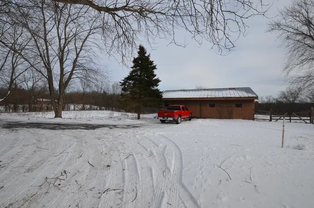 $499,900 | S107W36801 Annice Lane, Eagle, WI 53119