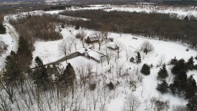 $499,900 | S107W36801 Annice Lane, Eagle, WI 53119