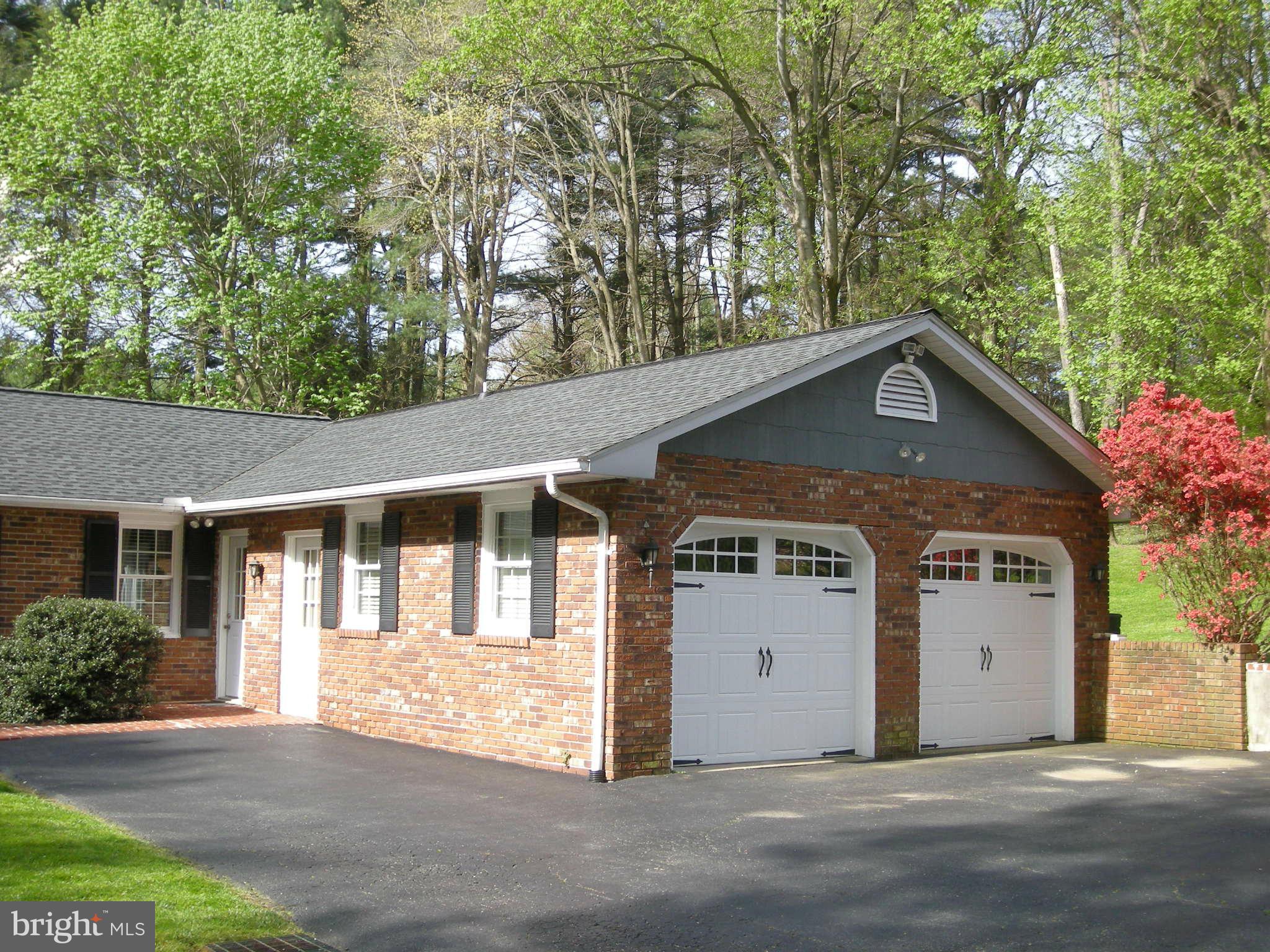 2208 Brookhaven Court Fallston, MD 21047 - Photo 21 of 30 Separate entrance to IN-LAW apartment in corner.