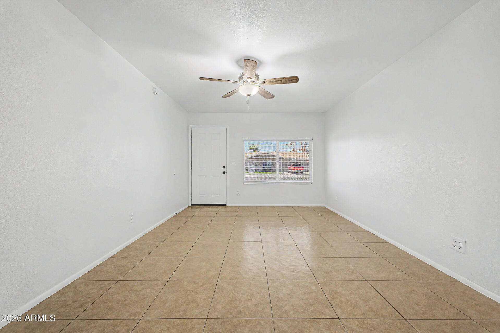 9010 West Griswold Road Peoria, AZ 85345 - Photo 4 of 35 Front Living Room