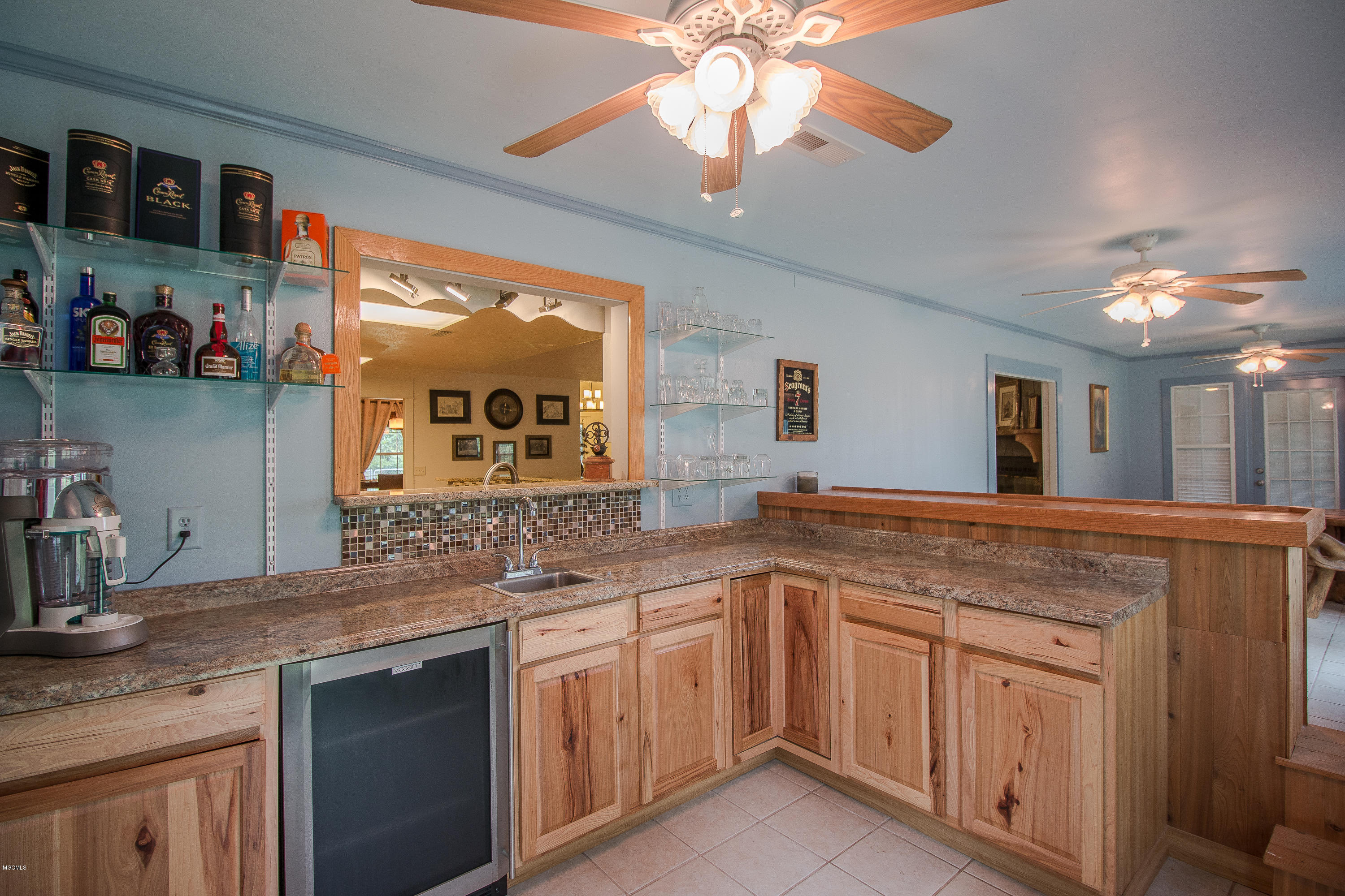 7104 Humphrey Road Vancleave, MS 39565 - Photo 11 of 23 Bar