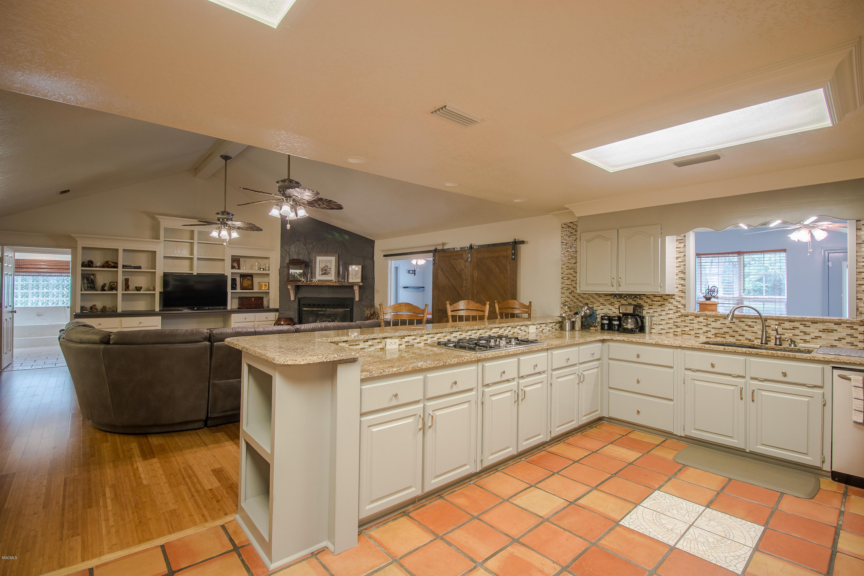 7104 Humphrey Road Vancleave, MS 39565 - Photo 7 of 23 Living area