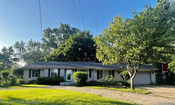 $365,888 | 2103 Virginia Drive, Troy, MI 48083