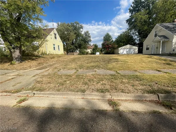 $15,000 | 1327 Crestview Avenue, Akron, OH 44320