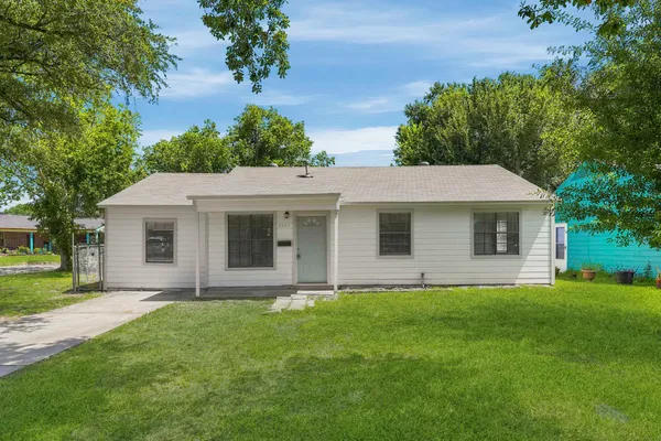 $209,900 | 2401 Windsor Lane, Pasadena, TX 77506