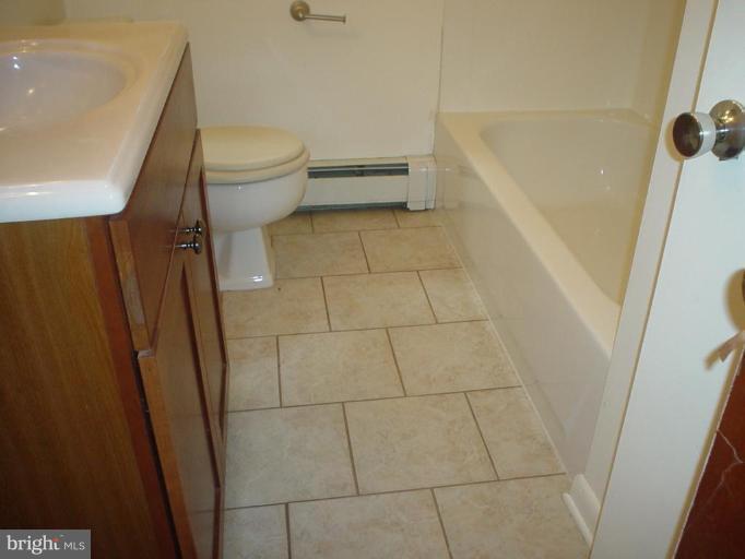 3924 Falls Road Manchester, MD 21102 - Photo 11 of 27 Bath #1