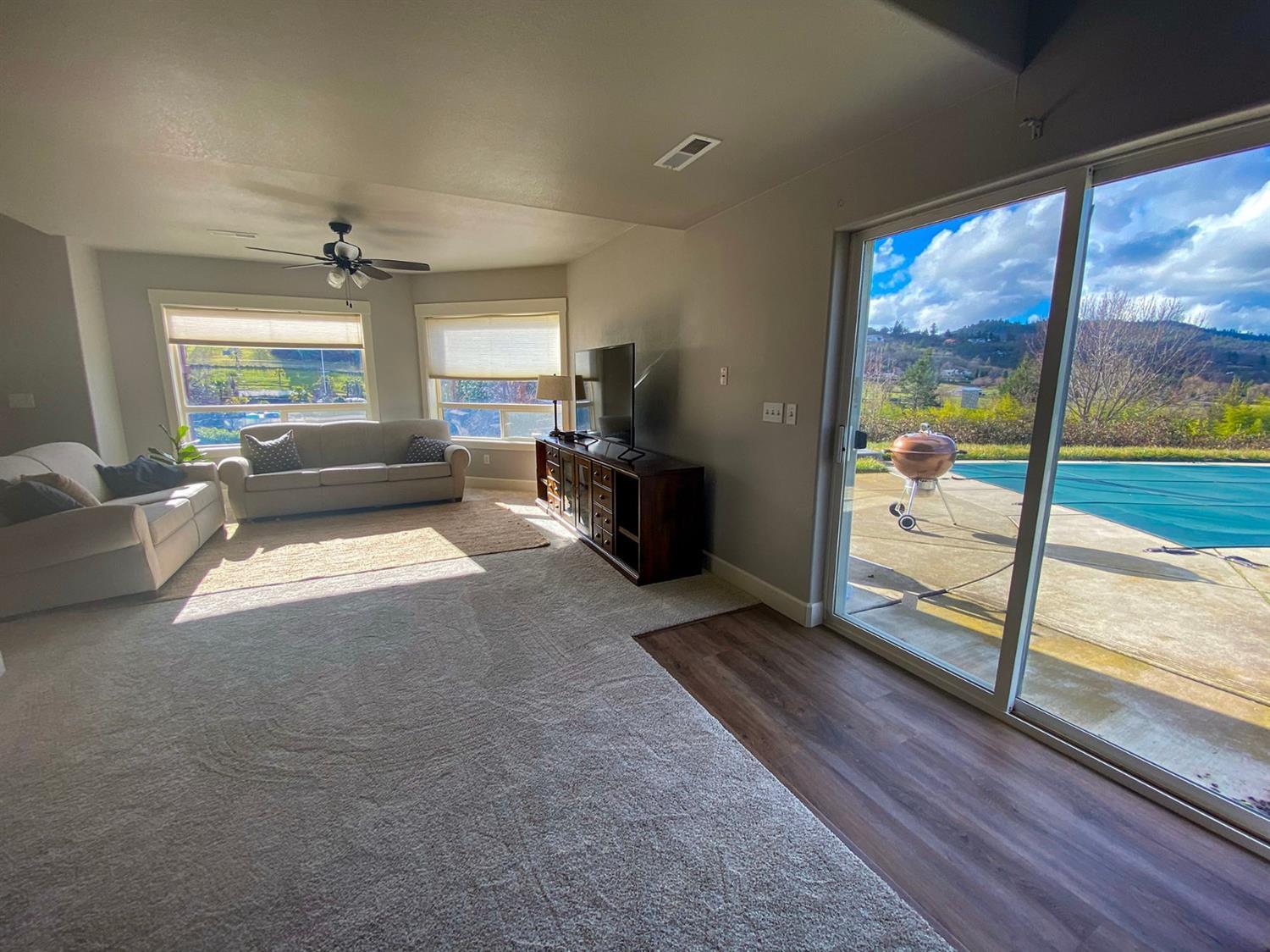 1340 Vawter Road Medford, OR 97501 - Photo 24 of 35 Basement Living Area. Large windows and