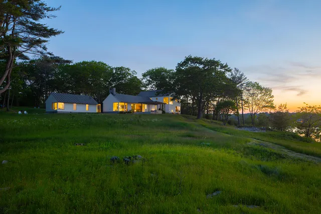 $8,995,000 | 4 Ice House Point, York, ME 03909