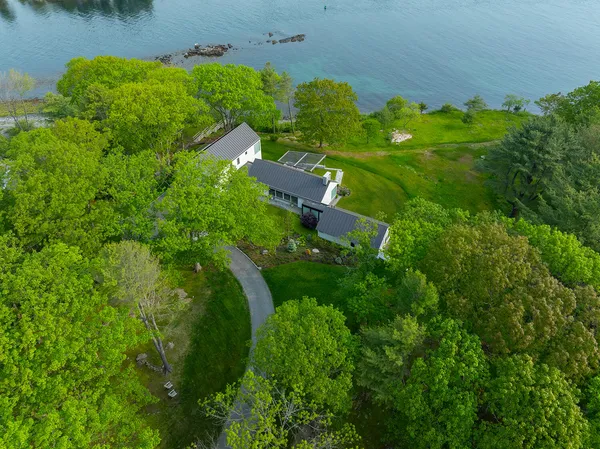 $8,995,000 | 4 Ice House Point, York, ME 03909