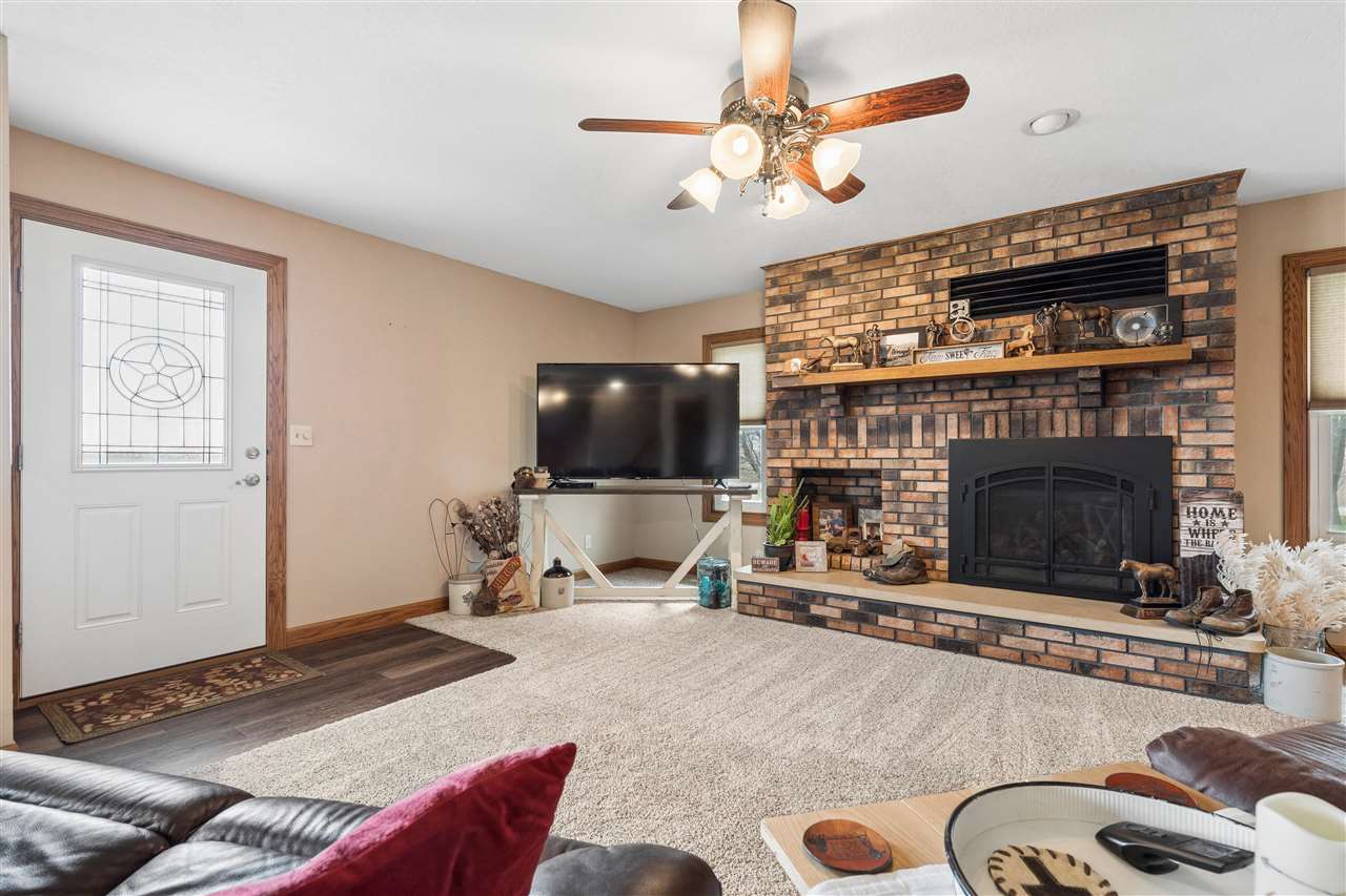1317 68th Street Keystone, IA 52249 - Photo 6 of 53 Gallery Image 6