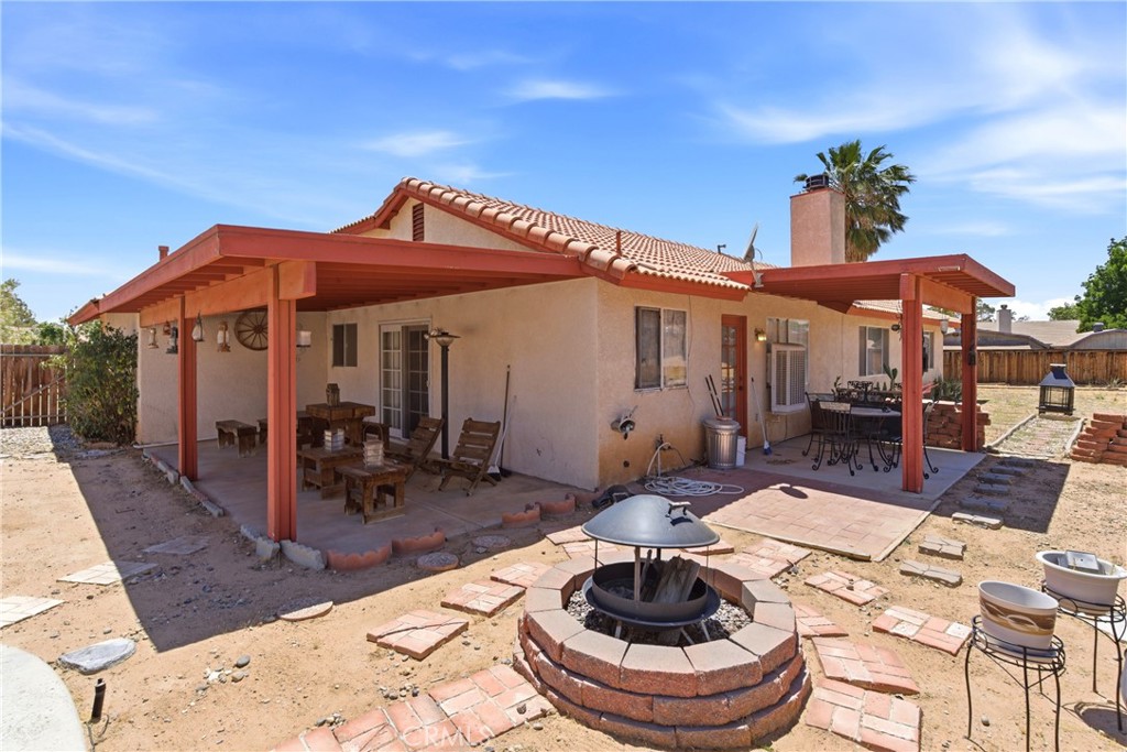 16433 Pauhaska Road Apple Valley, CA 92307 - Photo 38 of 50 Large covered patio