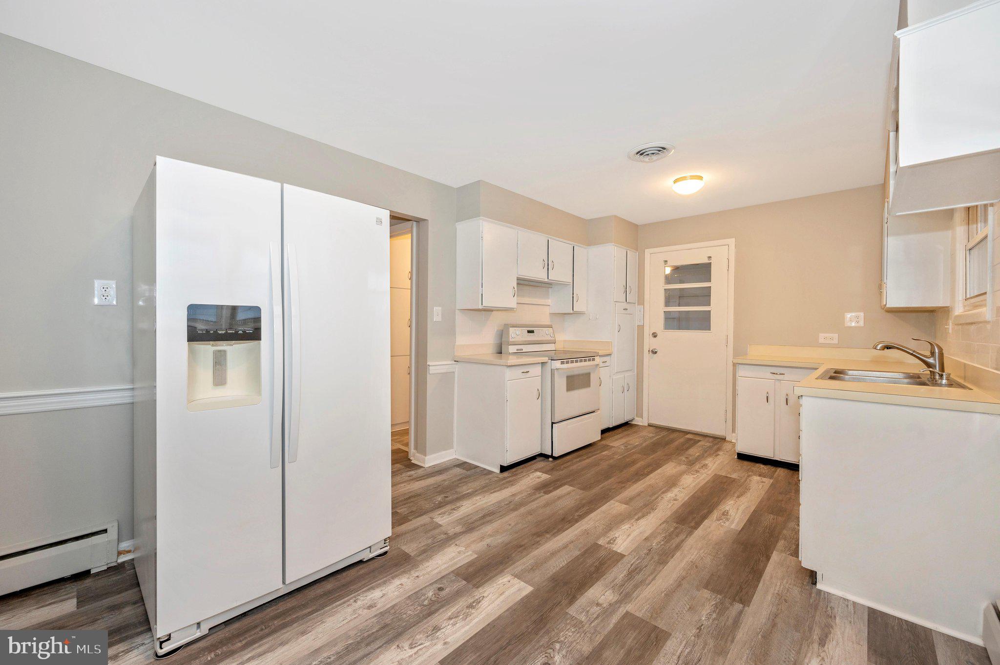 2401 Flag Marsh Road Mount Airy, MD 21771 - Photo 11 of 53 Dining Room