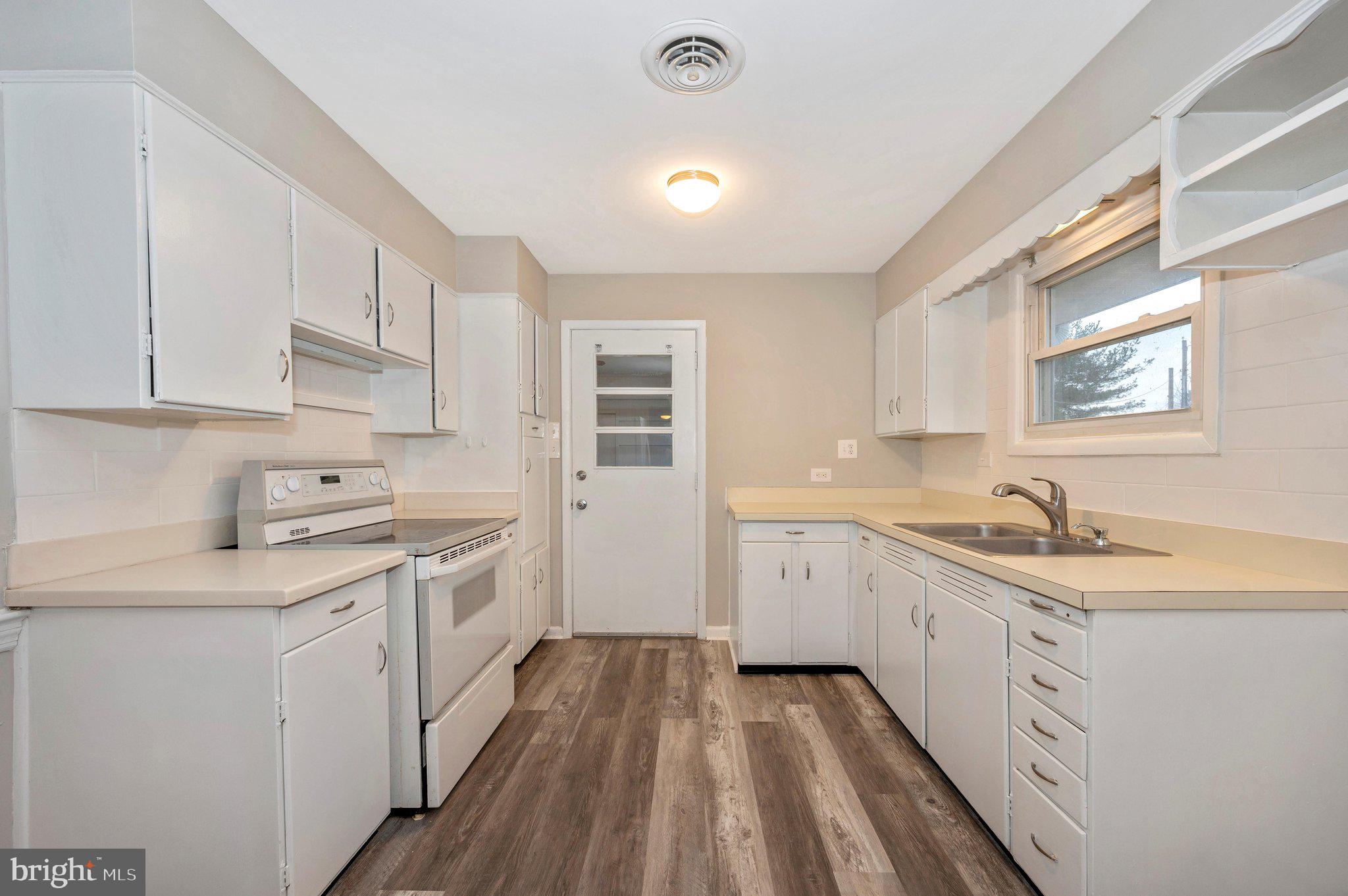 2401 Flag Marsh Road Mount Airy, MD 21771 - Photo 14 of 53 Kitchen