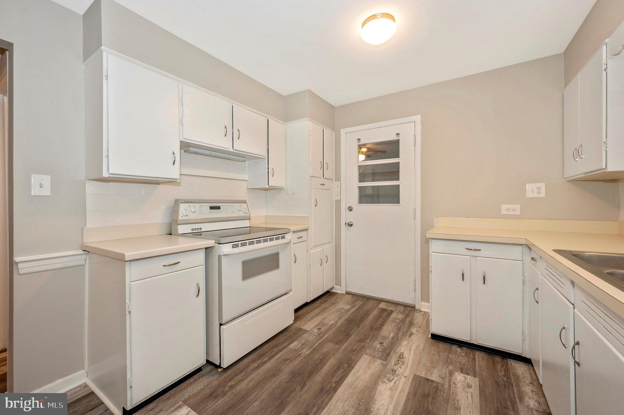 2401 Flag Marsh Road Mount Airy, MD 21771 - Photo 16 of 53 Kitchen
