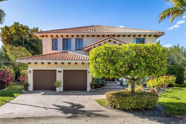$1,075,000 | 19086 Southwest 76th Avenue, Cutler Bay, FL 33157