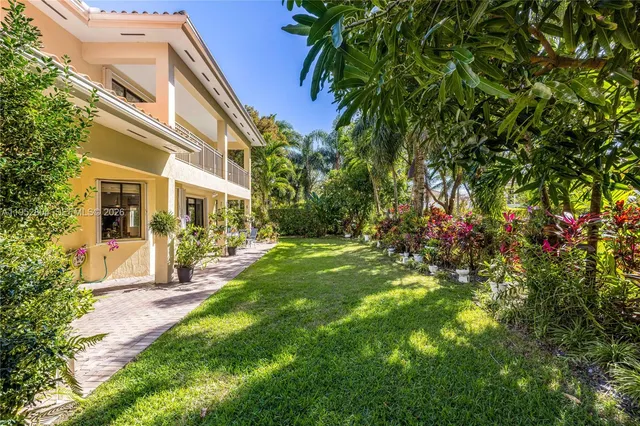 $1,075,000 | 19086 Southwest 76th Avenue, Cutler Bay, FL 33157
