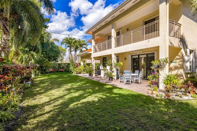 $1,075,000 | 19086 Southwest 76th Avenue, Cutler Bay, FL 33157