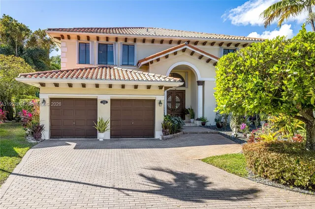 $1,075,000 | 19086 Southwest 76th Avenue, Cutler Bay, FL 33157