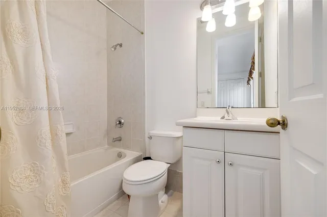 $1,075,000 | 19086 Southwest 76th Avenue, Cutler Bay, FL 33157