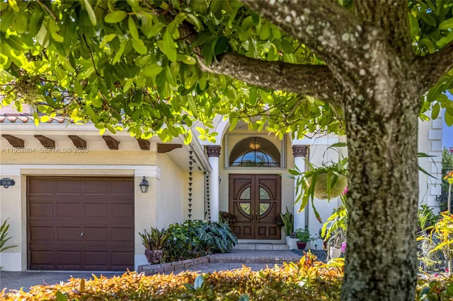 $1,075,000 | 19086 Southwest 76th Avenue, Cutler Bay, FL 33157