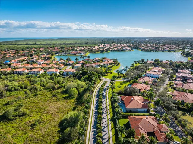 $1,075,000 | 19086 Southwest 76th Avenue, Cutler Bay, FL 33157