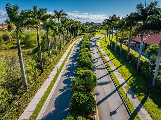 $1,075,000 | 19086 Southwest 76th Avenue, Cutler Bay, FL 33157
