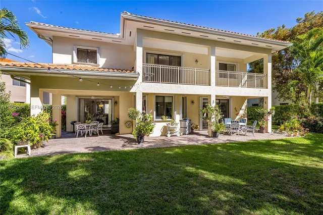 $1,075,000 | 19086 Southwest 76th Avenue, Cutler Bay, FL 33157