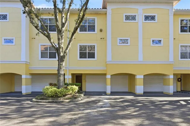 $270,000 | 2824 Shadow View Circle, Unit 2824, Maitland, FL 32751