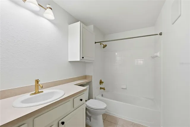 $270,000 | 2824 Shadow View Circle, Unit 2824, Maitland, FL 32751