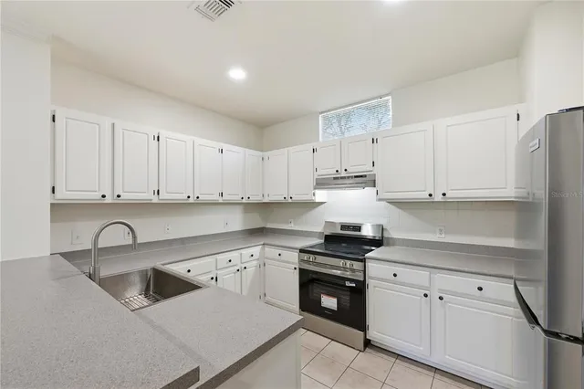 $270,000 | 2824 Shadow View Circle, Unit 2824, Maitland, FL 32751