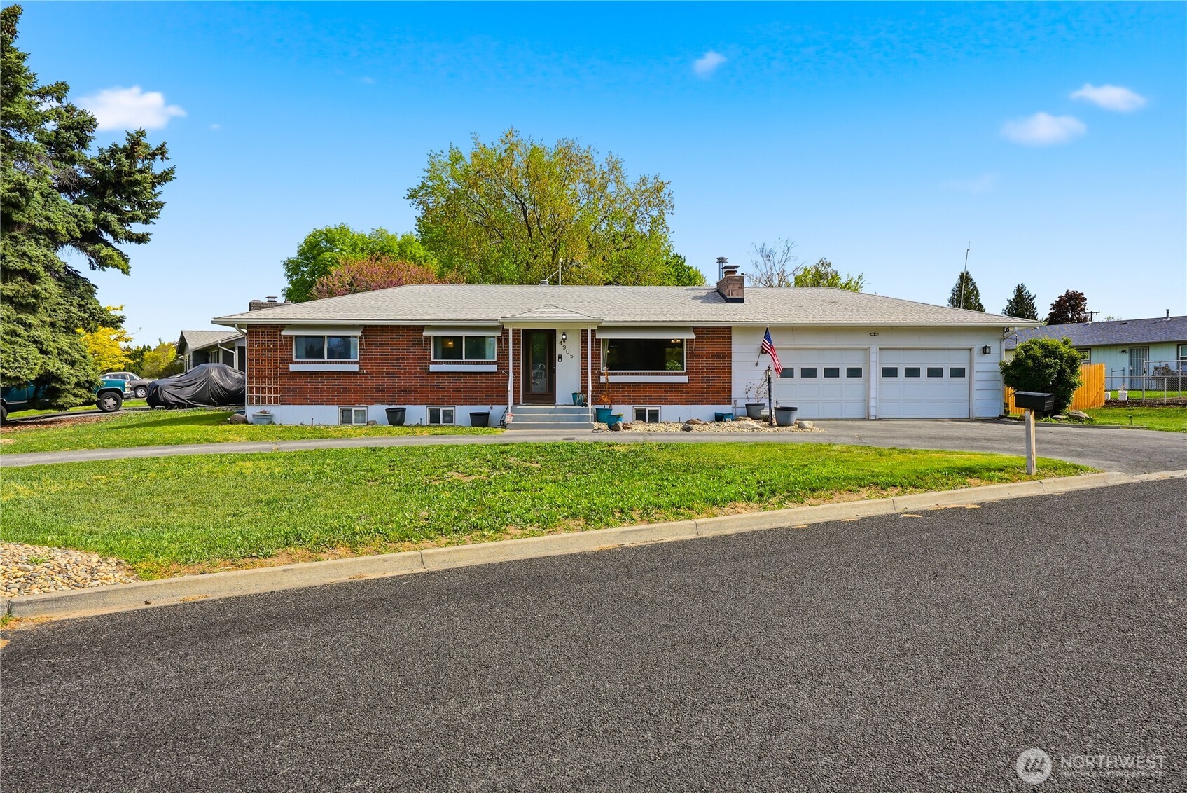 4905 Bristol Way Yakima, WA 98908 - Photo 1 of 30