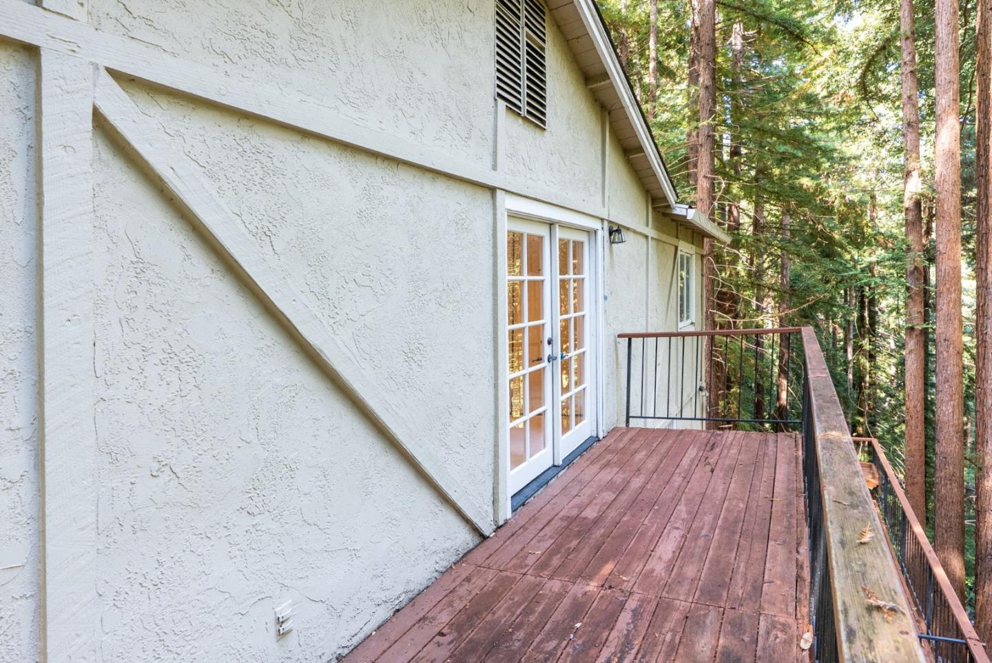 23489 Hutchinson Road Los Gatos, CA 95033 - Photo 32 of 46 a view of backyard with wooden floor and fence