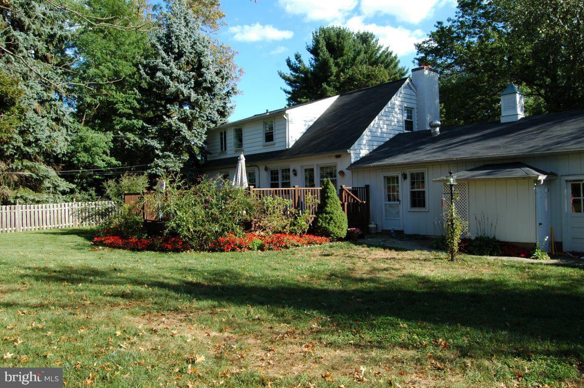 120 Hillside Road Wayne, PA 19087 - Photo 2 of 21