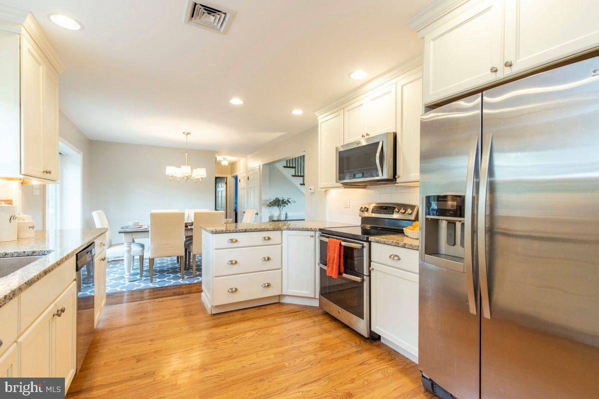 120 Hillside Road Wayne, PA 19087 - Photo 9 of 21