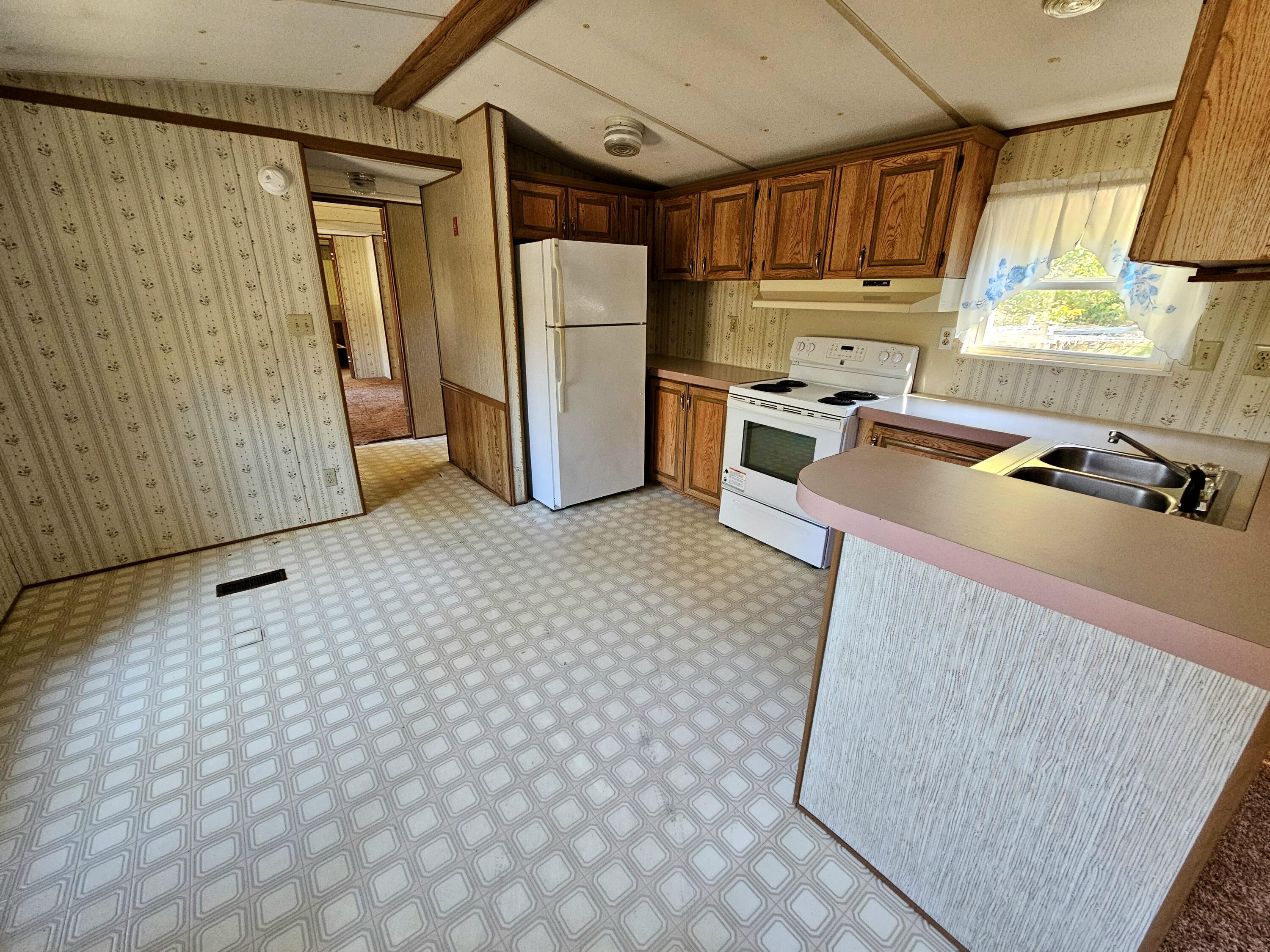 366 Parkman Road Garland, ME 04939 - Photo 10 of 22 1000032911