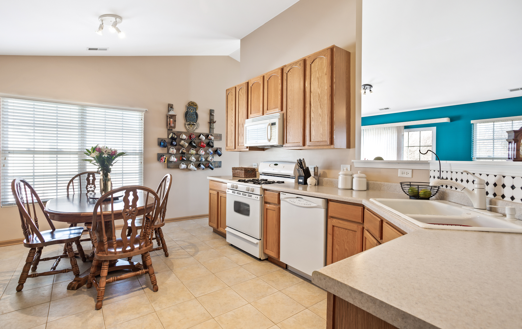 1958 West Cobblestone Road Romeoville, IL 60446 - Photo 6 of 14