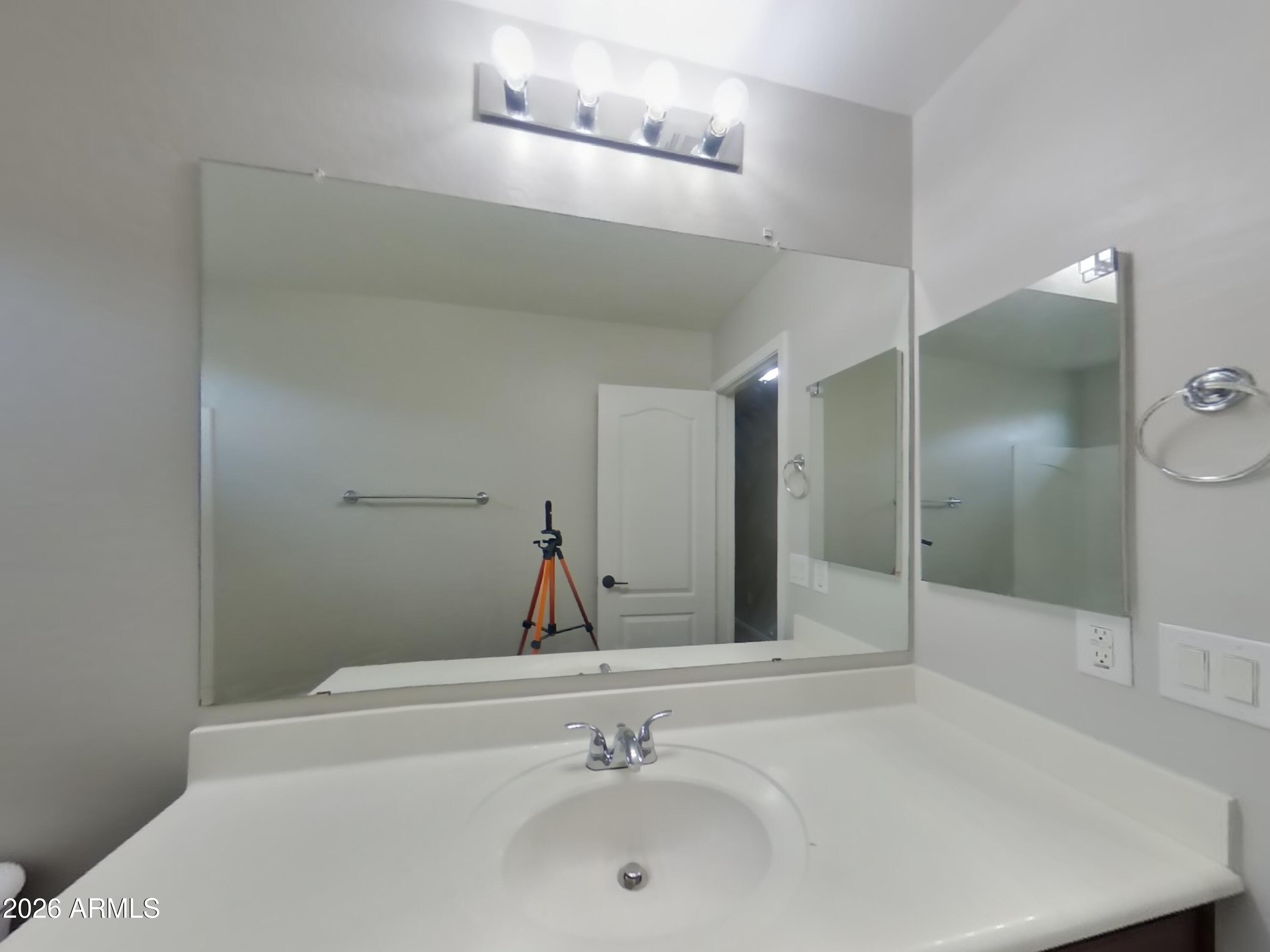 2323 Grenadine Road Phoenix, AZ 85040 - Photo 15 of 21 14_Image_aYiDKFTdMM