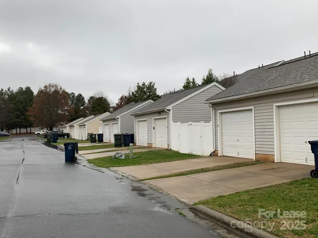 $1,750 | 19017 Coachmans Trace, Cornelius, NC 28031