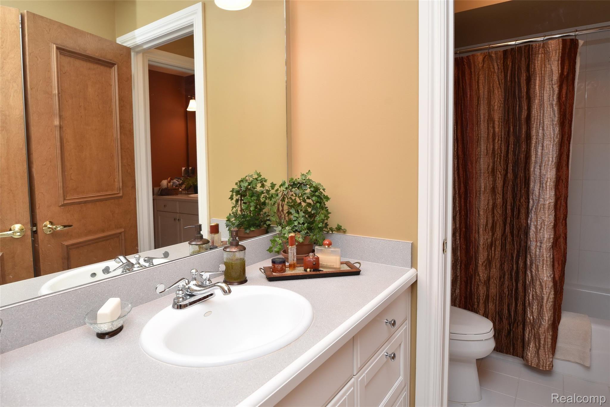 4680 Windemere Court Rochester, MI 48306 - Photo 31 of 46 4680 Windermere_31.JPG