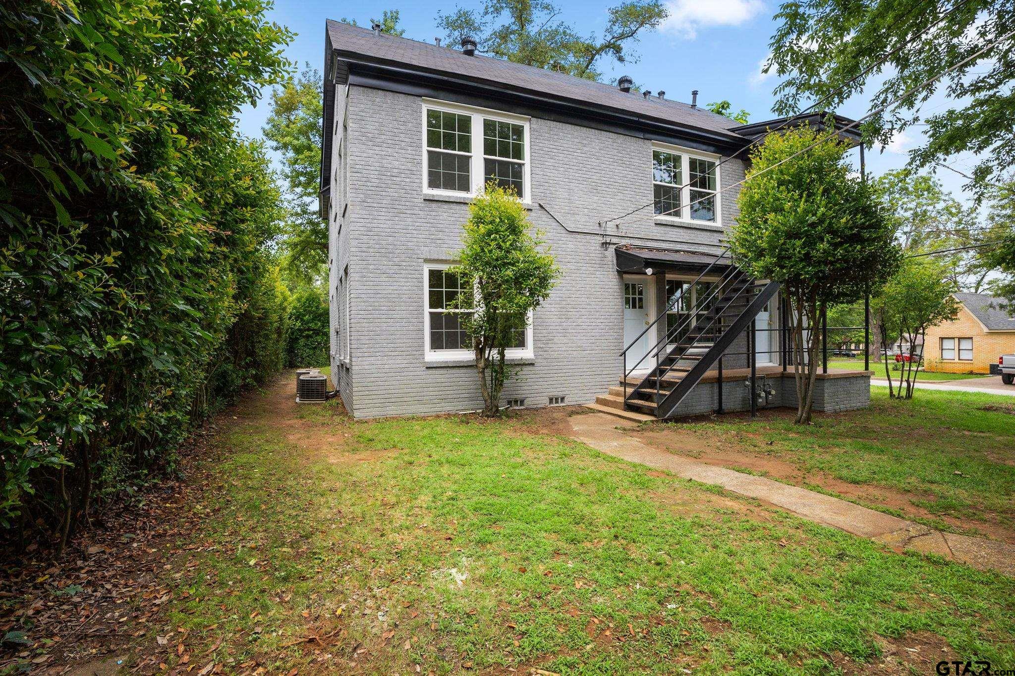 2016 B Jarrell Tyler, TX 75701 - Photo 2 of 17