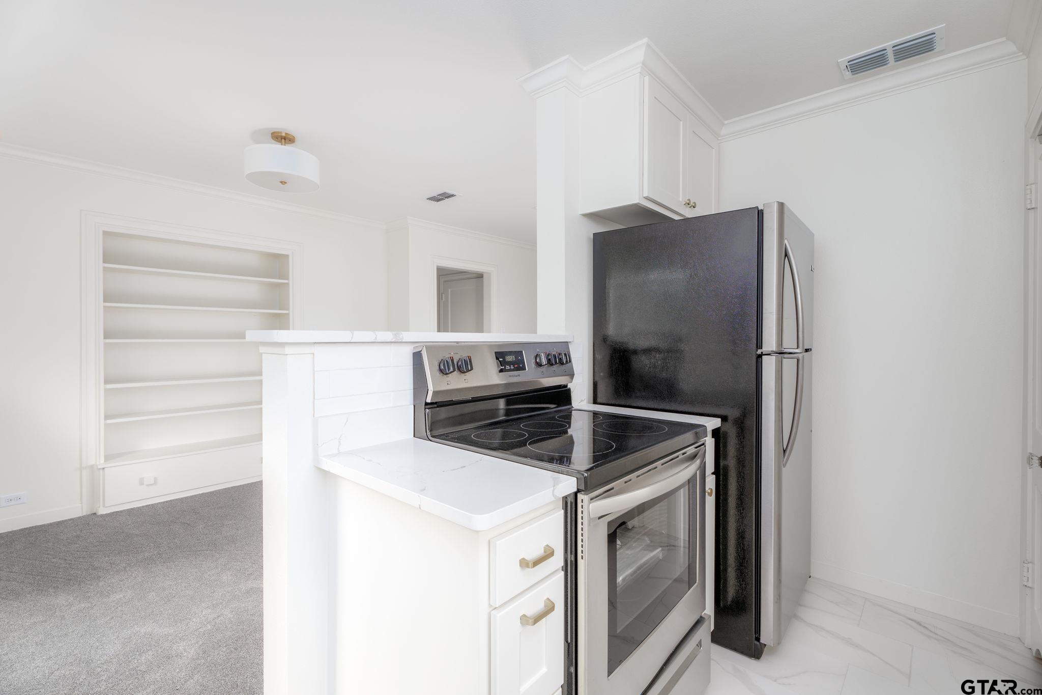 2016 B Jarrell Tyler, TX 75701 - Photo 5 of 17