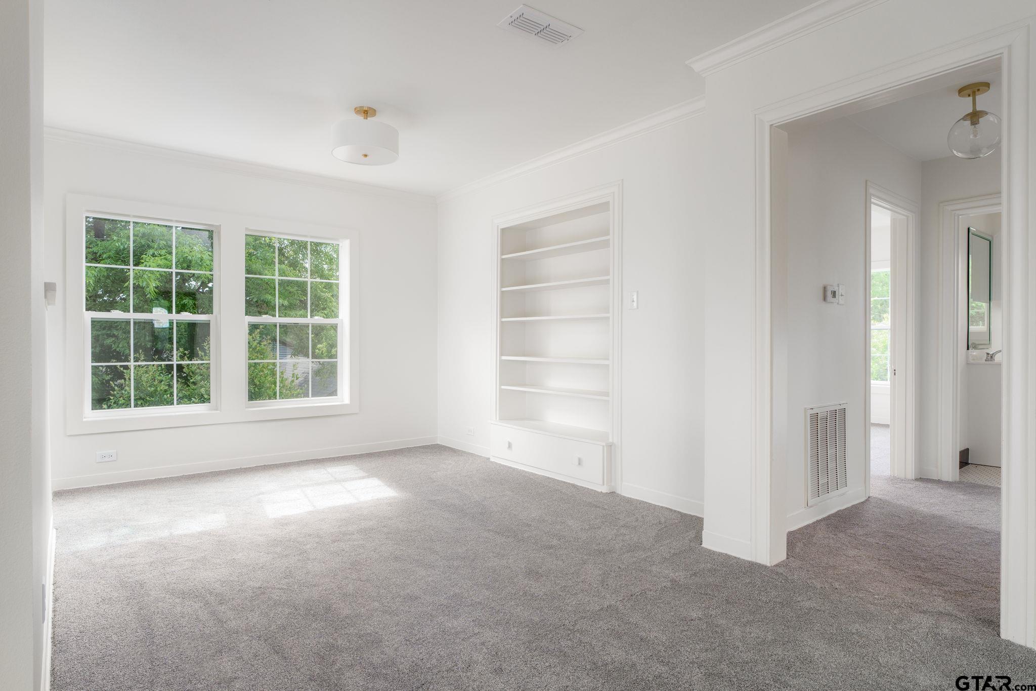 2016 B Jarrell Tyler, TX 75701 - Photo 6 of 17