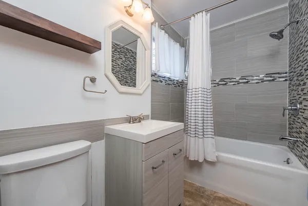 $439,900 | 400 7th Avenue, Libertyville, IL 60048