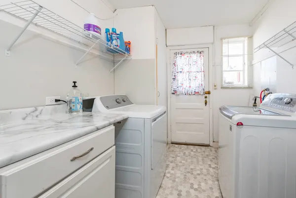 $439,900 | 400 7th Avenue, Libertyville, IL 60048