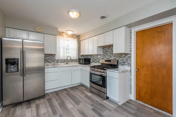 $439,900 | 400 7th Avenue, Libertyville, IL 60048