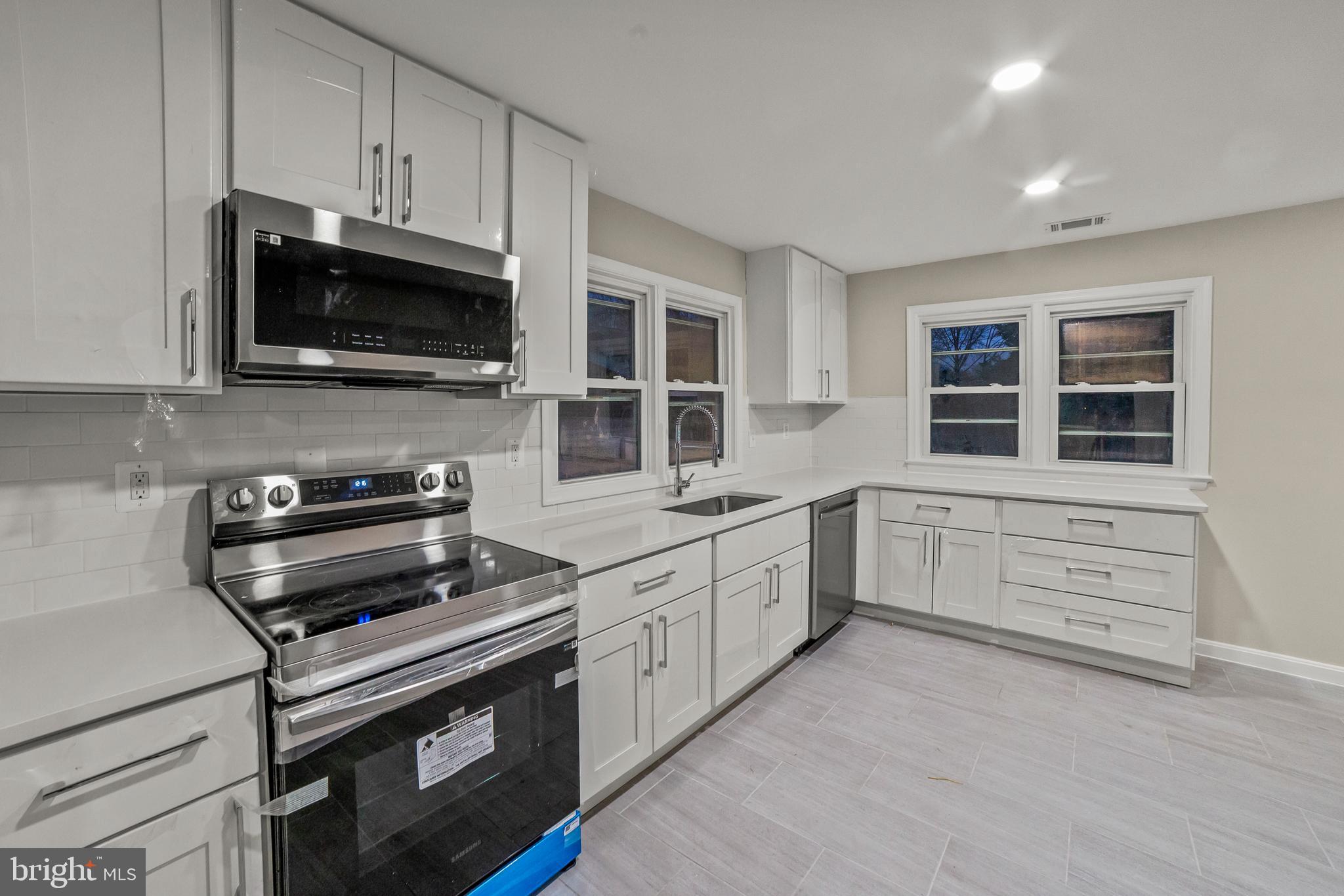12 Notley Road Fort Washington, MD 20744 - Photo 3 of 23 Fully Updated Kitchen