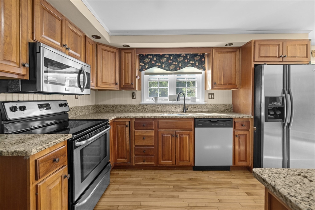 176 Davis Road Westminster, MA 01473 - Photo 15 of 37