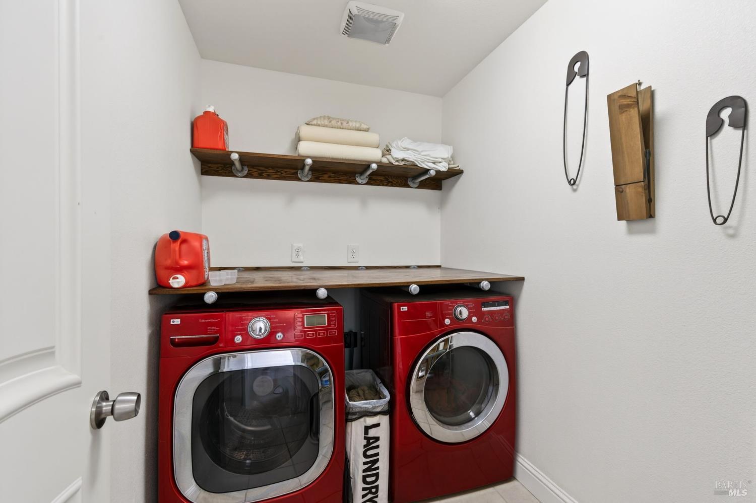 17437 Greenridge Road Hidden Valley Lake, CA 95467 - Photo 19 of 54 a utility room with dryer and washer