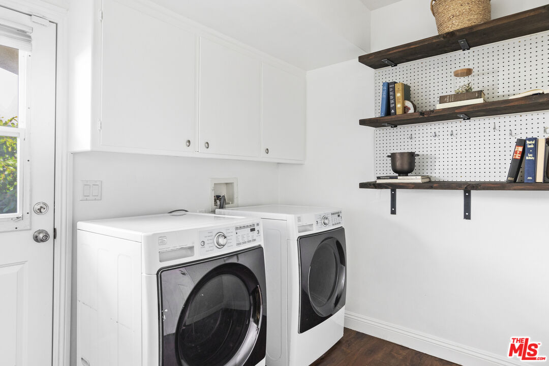 13604 Hart Street Van Nuys, CA 91405 - Photo 34 of 43 a view of washer and dryer