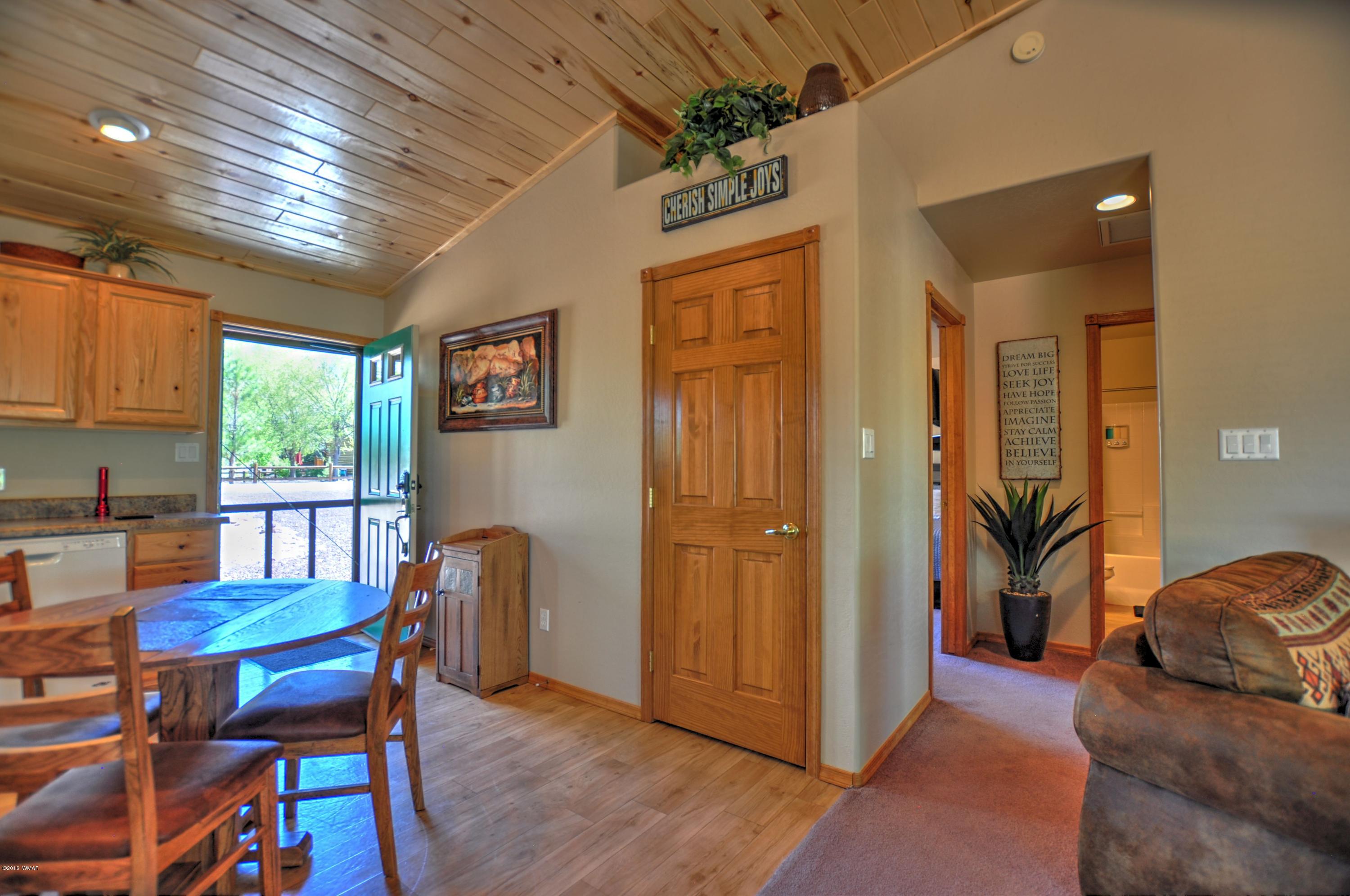 2330 Buffalo Loop Overgaard, AZ 85933 - Photo 5 of 28 Gallery Image 5